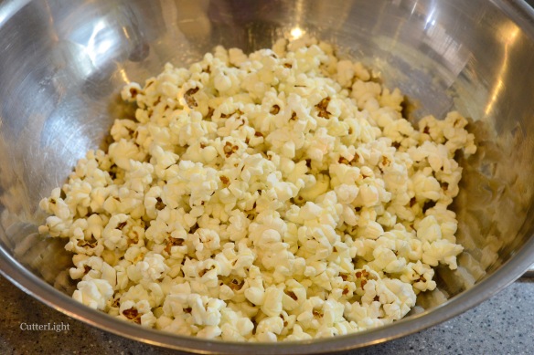 popcorn in metal bowl n